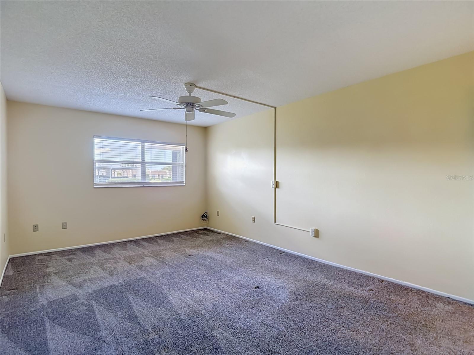 Listing photo id 21 for 11132 Pembridge Court 6