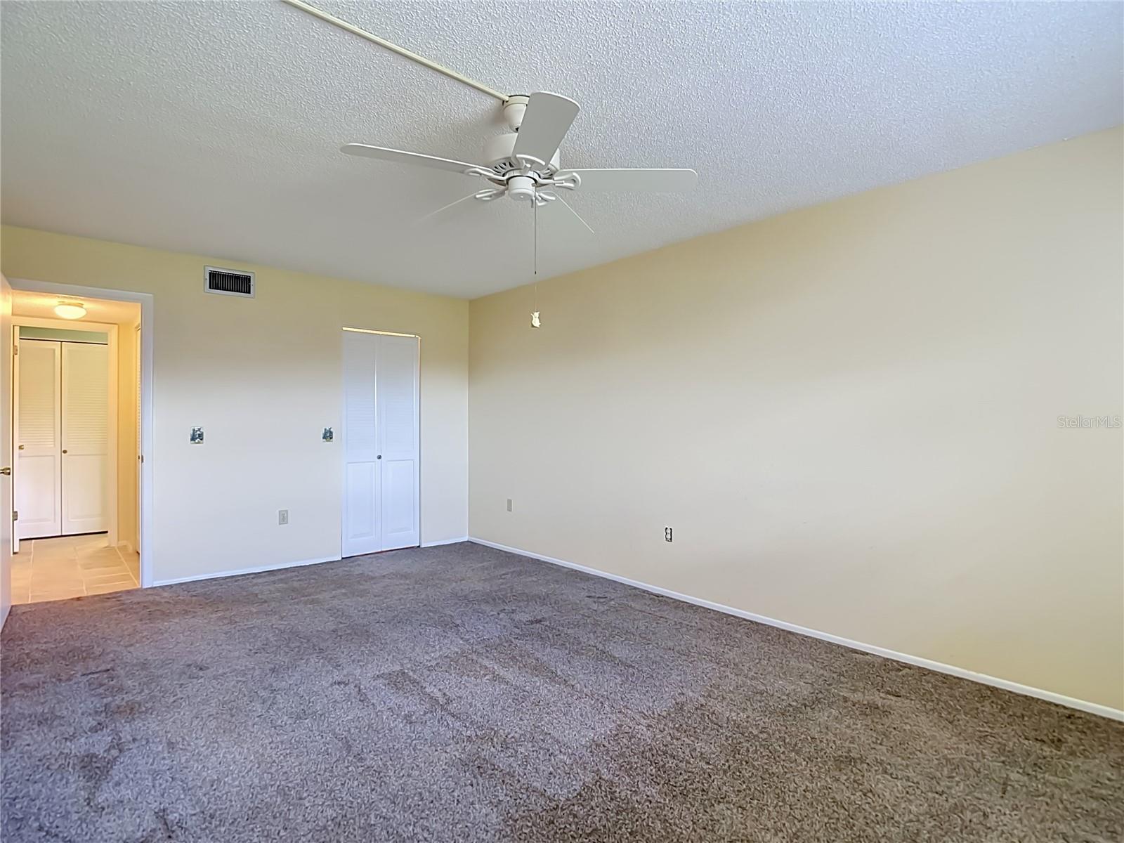 Listing photo id 23 for 11132 Pembridge Court 6