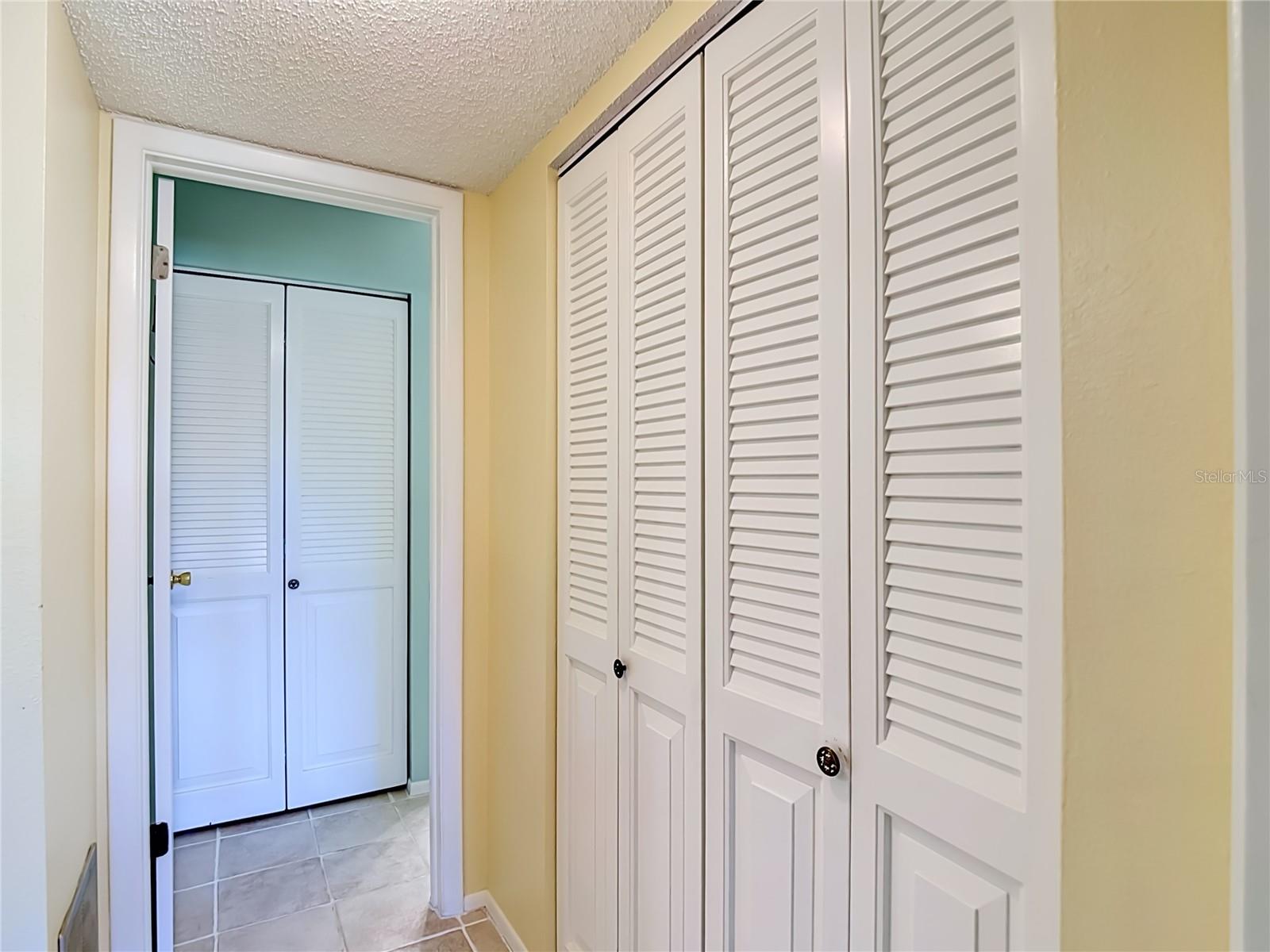 Listing photo id 27 for 11132 Pembridge Court 6