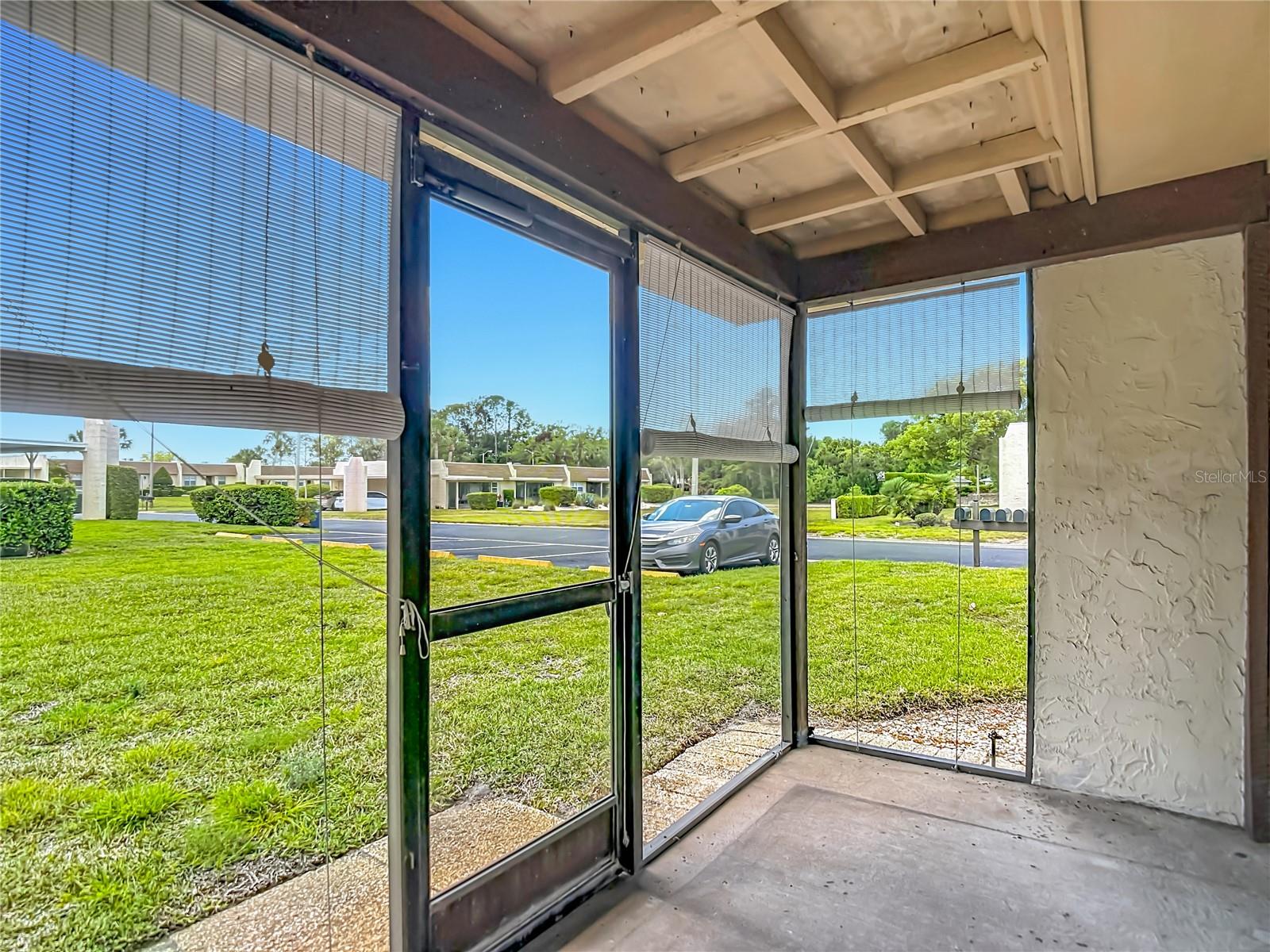 Listing photo id 30 for 11132 Pembridge Court 6