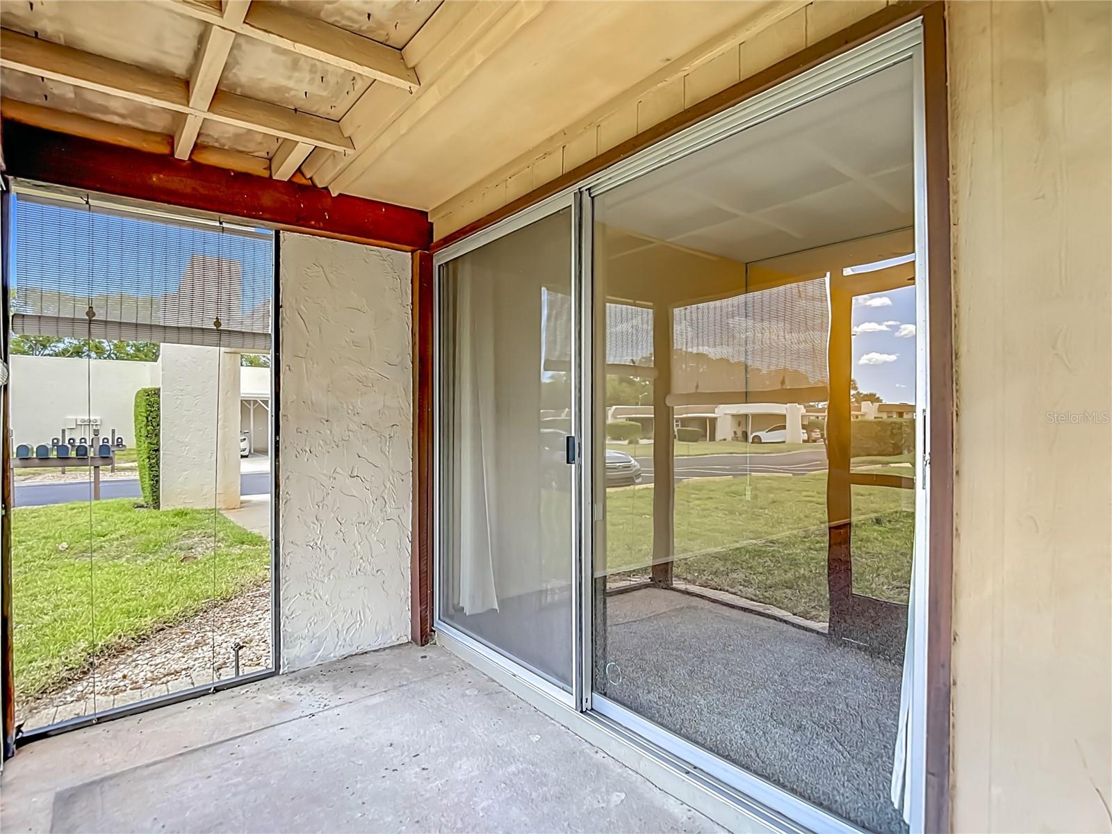 Listing photo id 31 for 11132 Pembridge Court 6