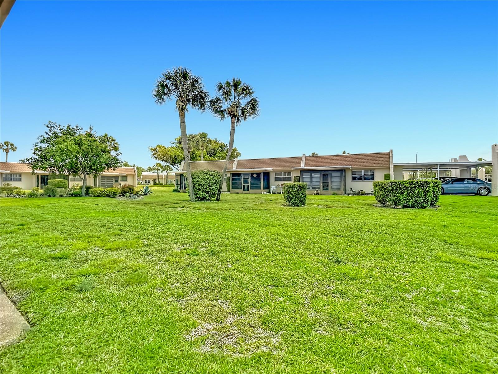 Listing photo id 34 for 11132 Pembridge Court 6