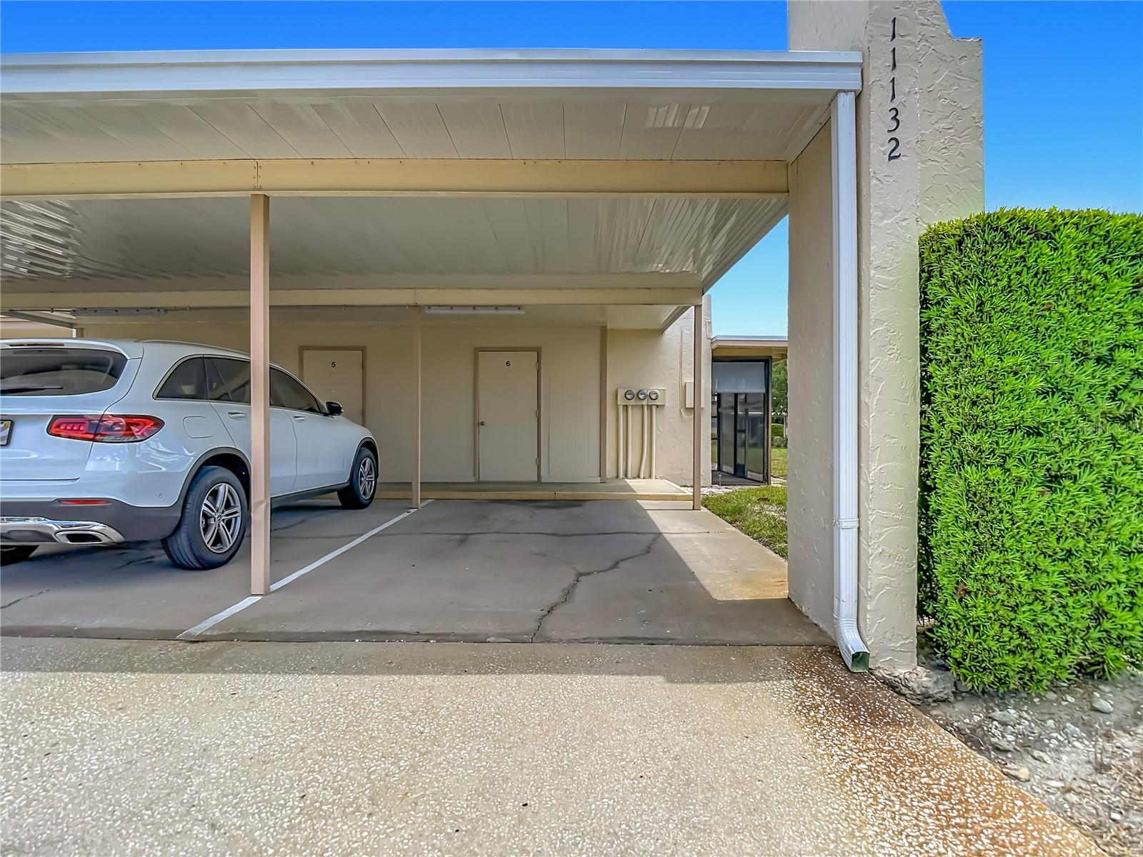 Listing photo id 2 for 11132 Pembridge Court 6