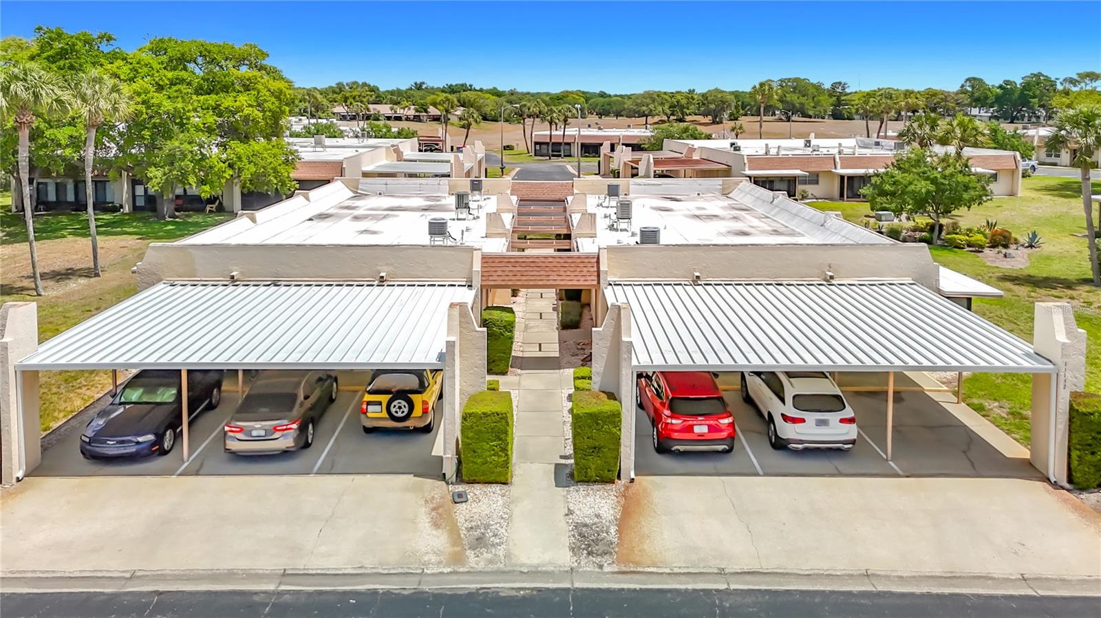 Listing photo id 46 for 11132 Pembridge Court 6