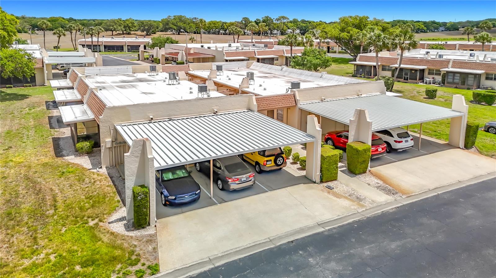 Listing photo id 47 for 11132 Pembridge Court 6