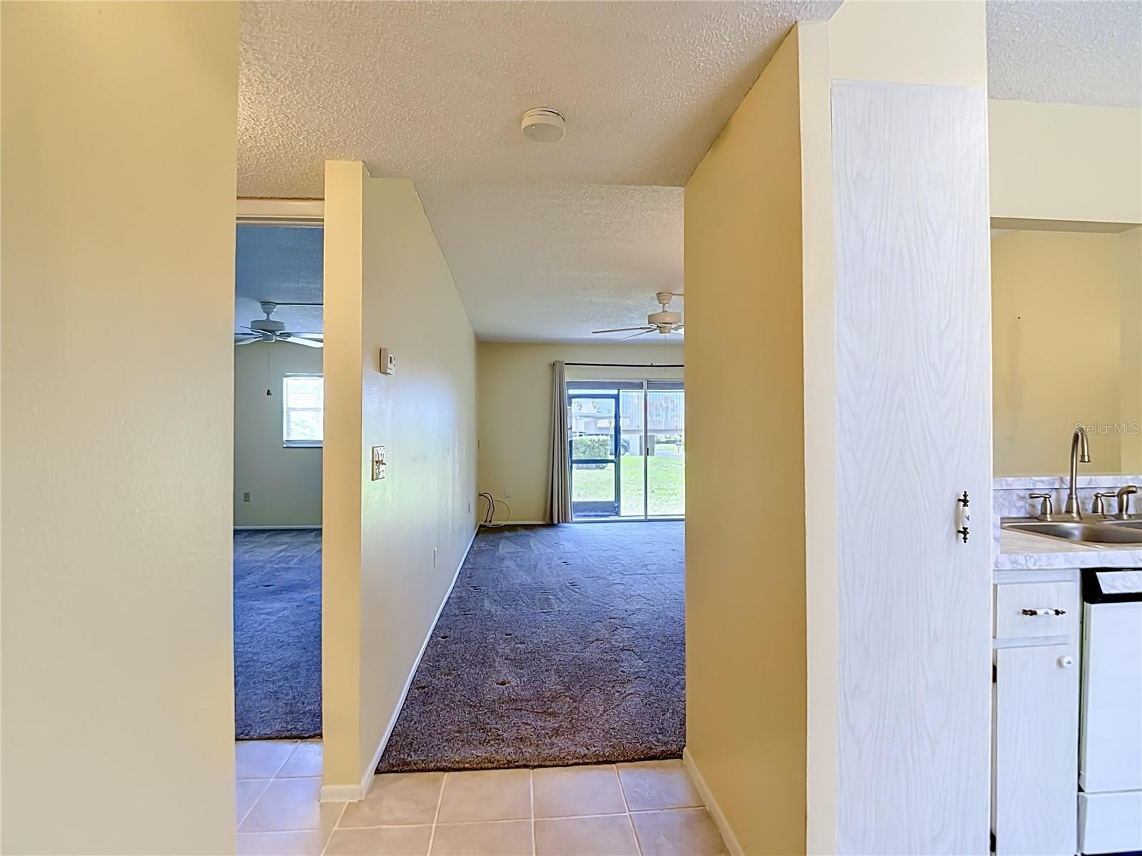 Listing photo id 3 for 11132 Pembridge Court 6