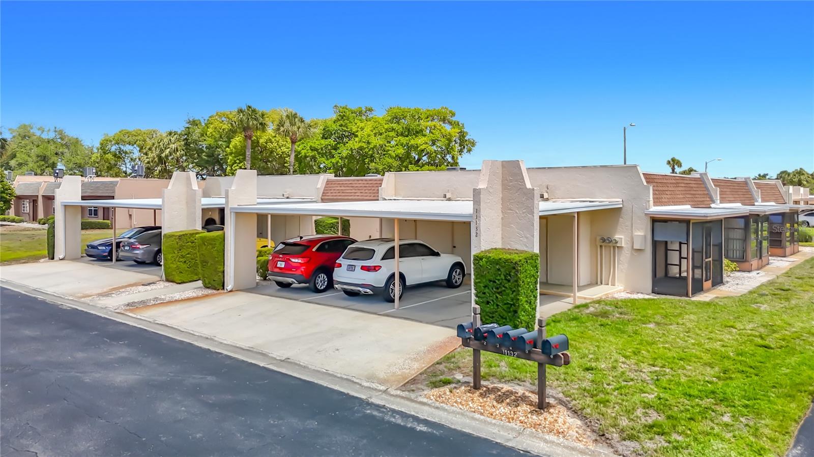 Listing photo id 49 for 11132 Pembridge Court 6
