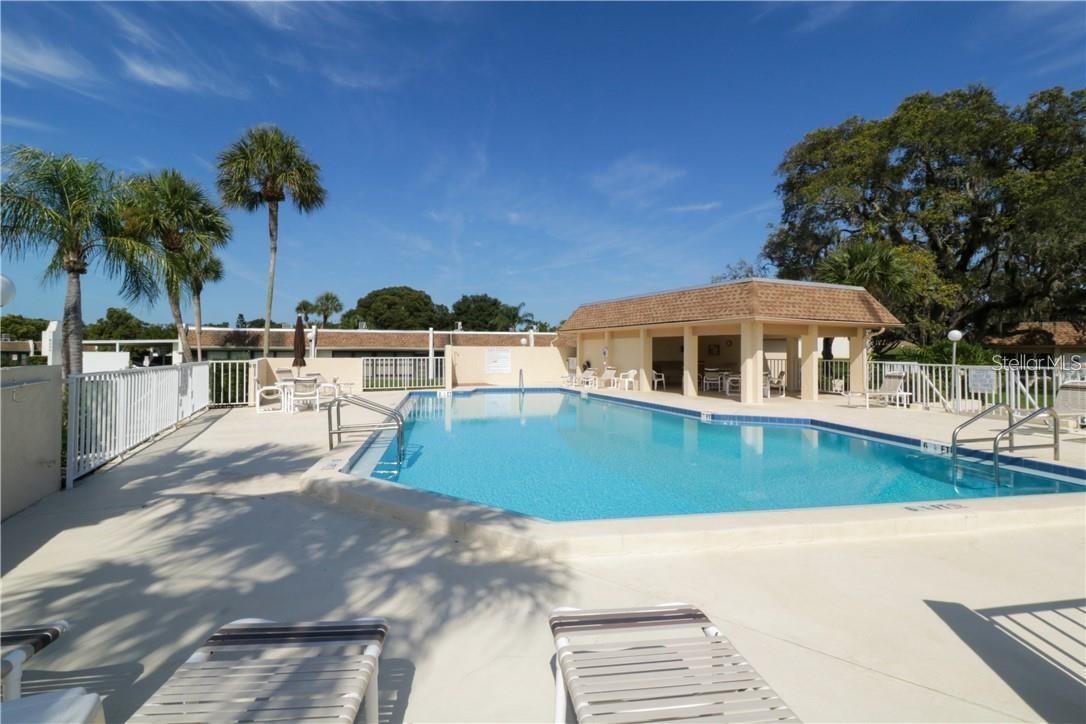Listing photo id 52 for 11132 Pembridge Court 6