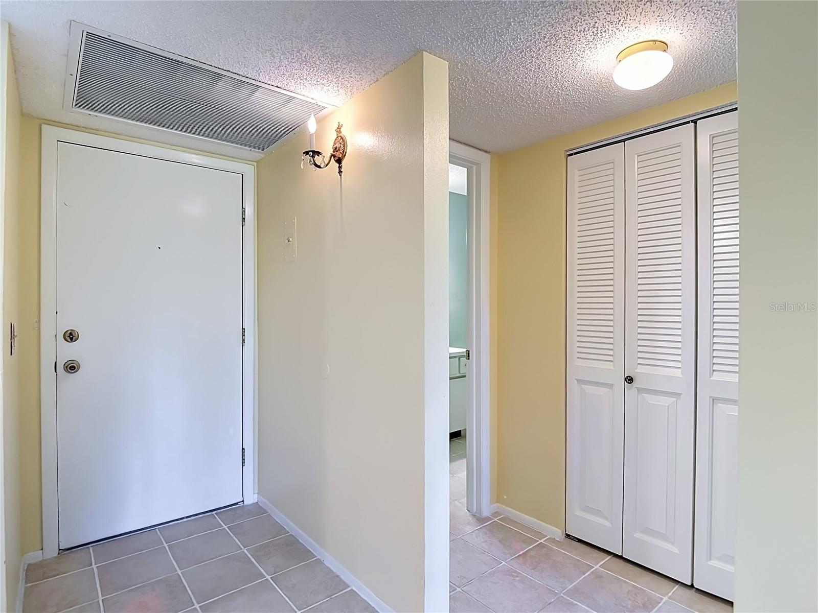 Listing photo id 5 for 11132 Pembridge Court 6