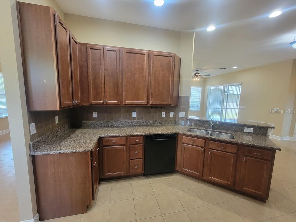 Image 14 of 36 For 10418 Fenceline Road