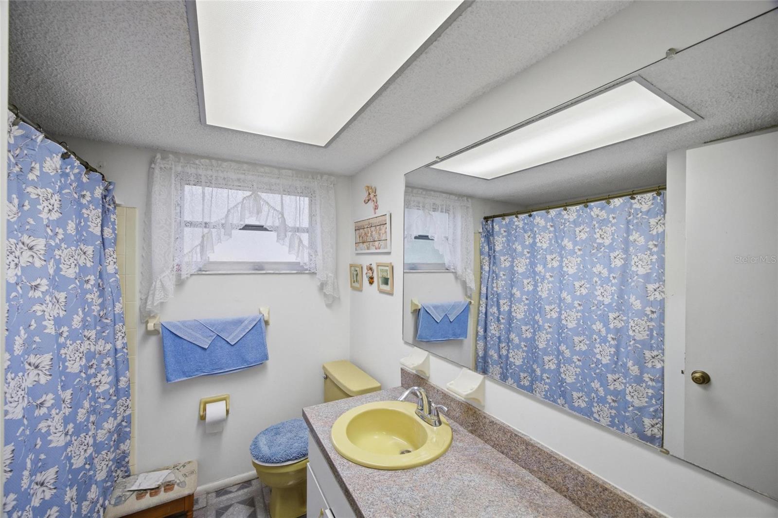 Image 15 of 33 For 1468 Greenview Avenue