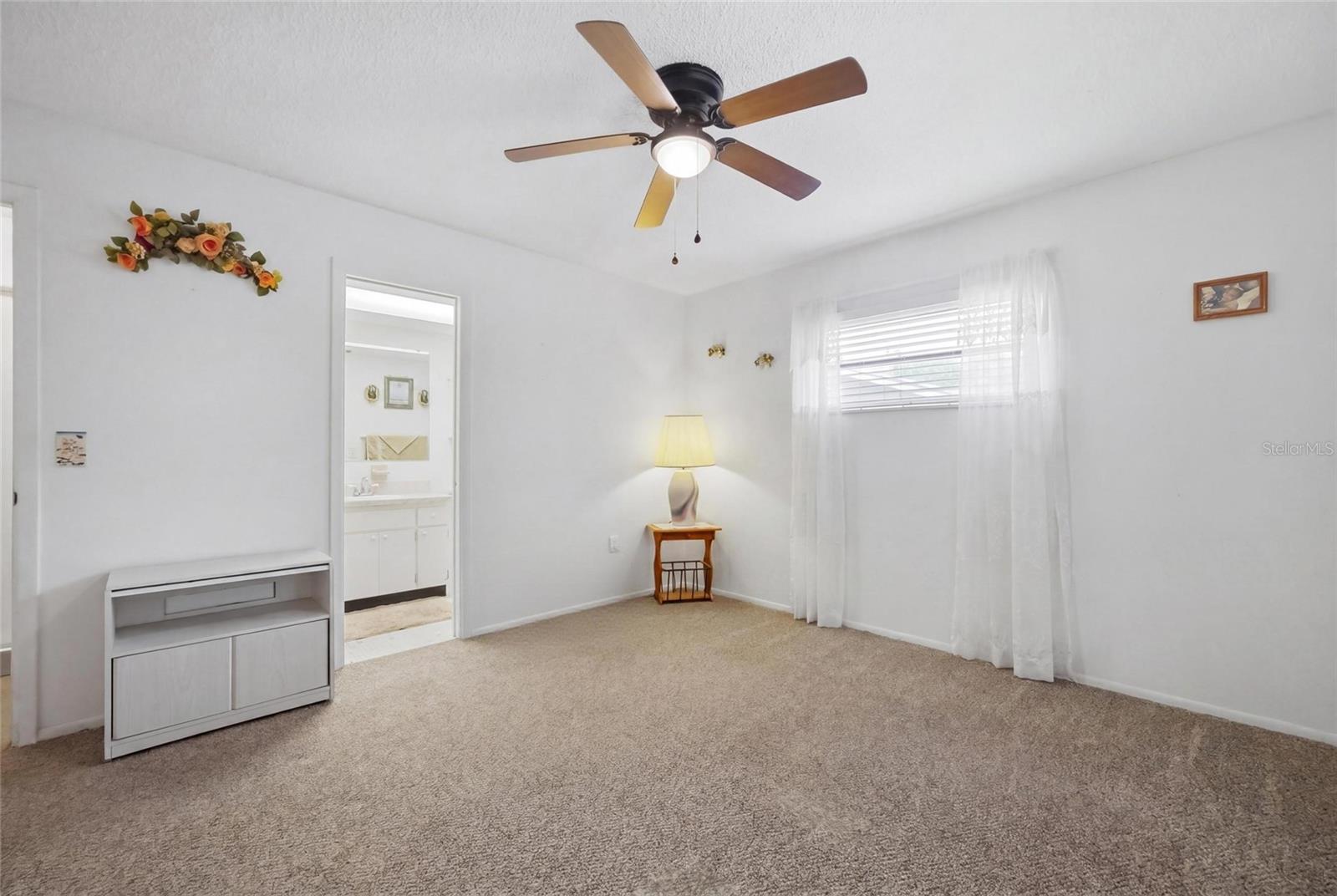 Image 17 of 33 For 1468 Greenview Avenue