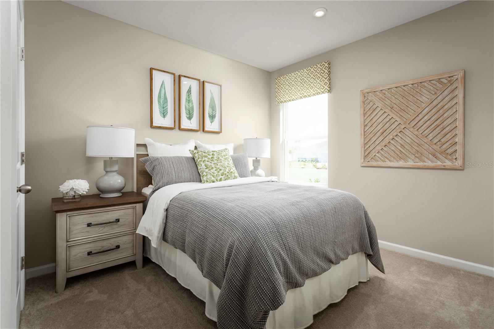 Listing photo id 12 for 1739 Upland Lane