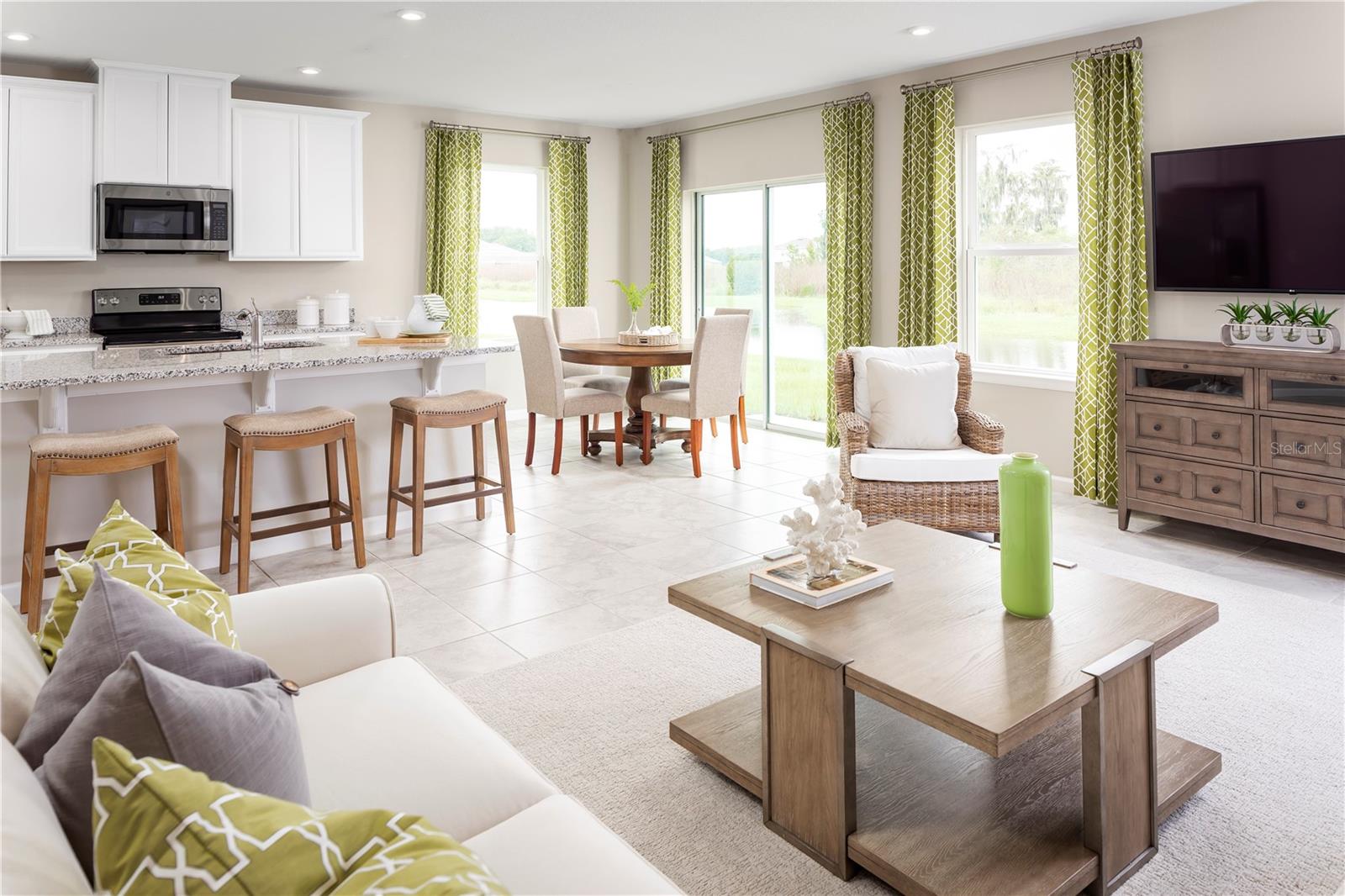 Listing photo id 3 for 1739 Upland Lane