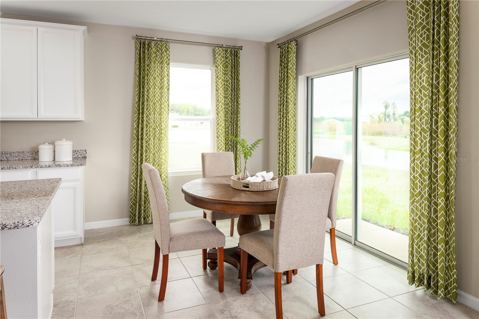 Listing photo id 7 for 1739 Upland Lane