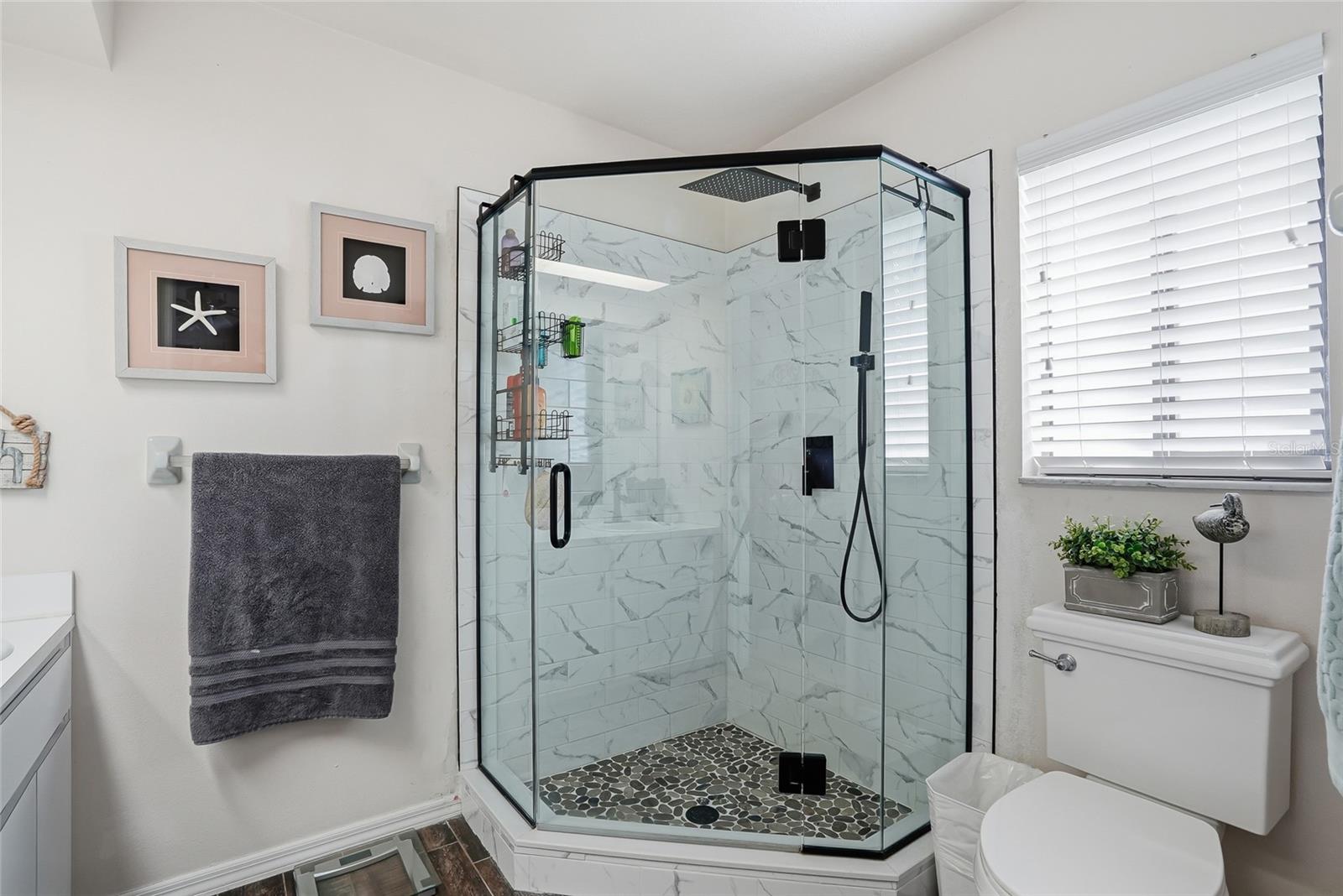 Image 23 of 50 For 7635 Gates Circle