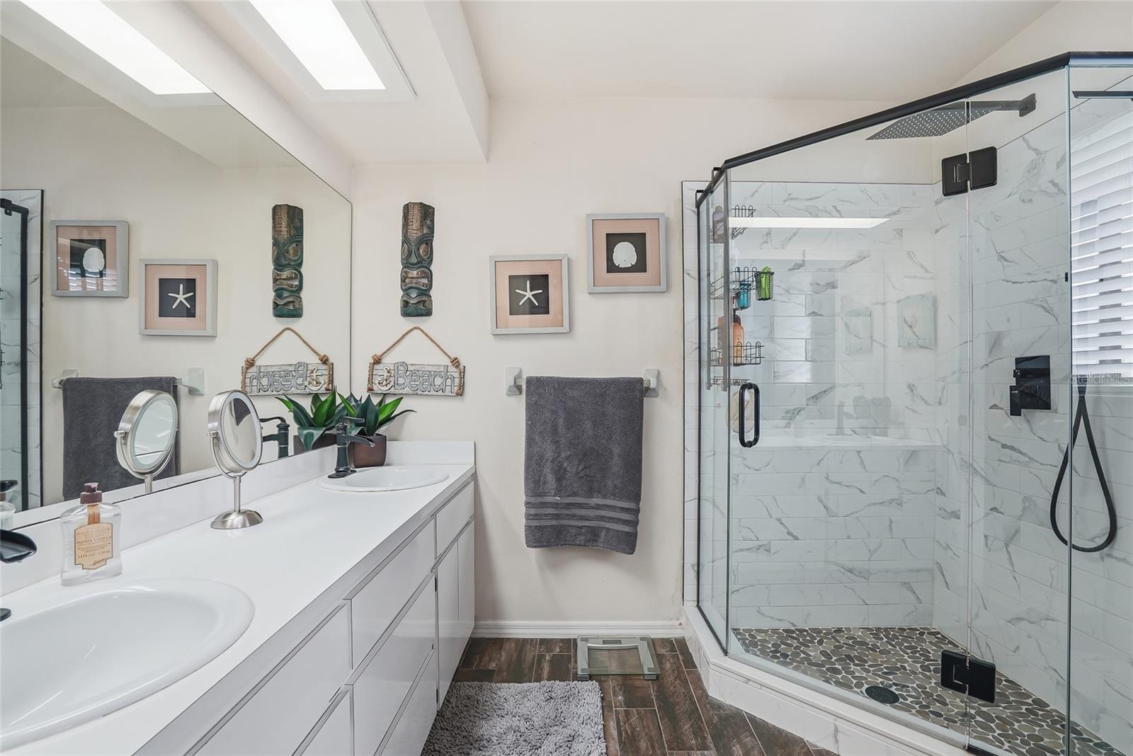 Image 24 of 50 For 7635 Gates Circle