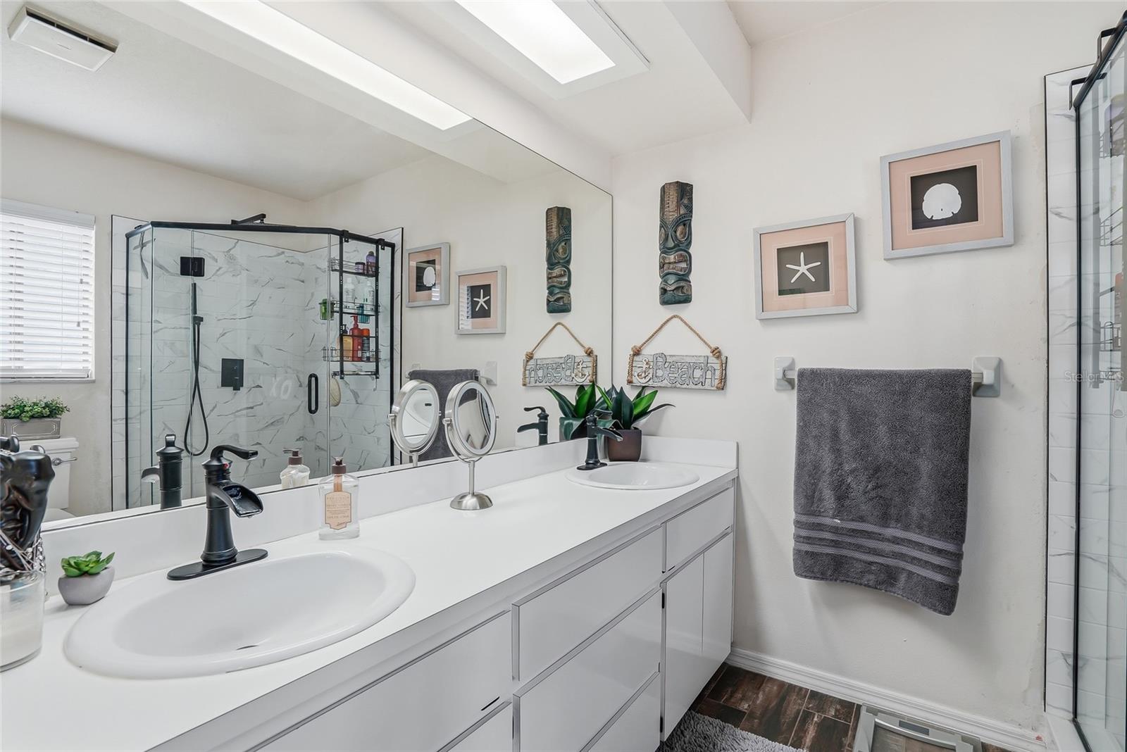 Image 25 of 50 For 7635 Gates Circle