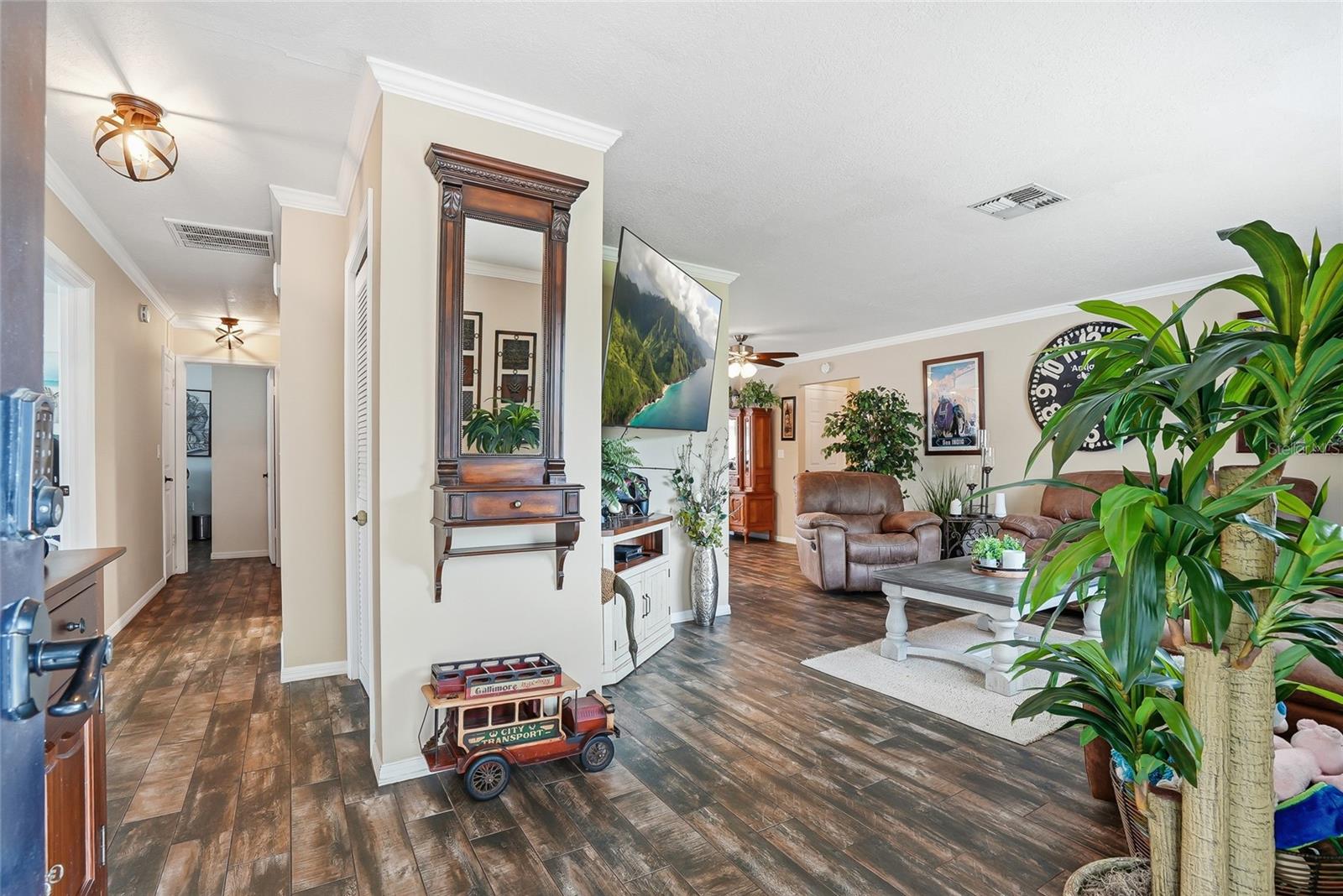 Image 7 of 50 For 7635 Gates Circle