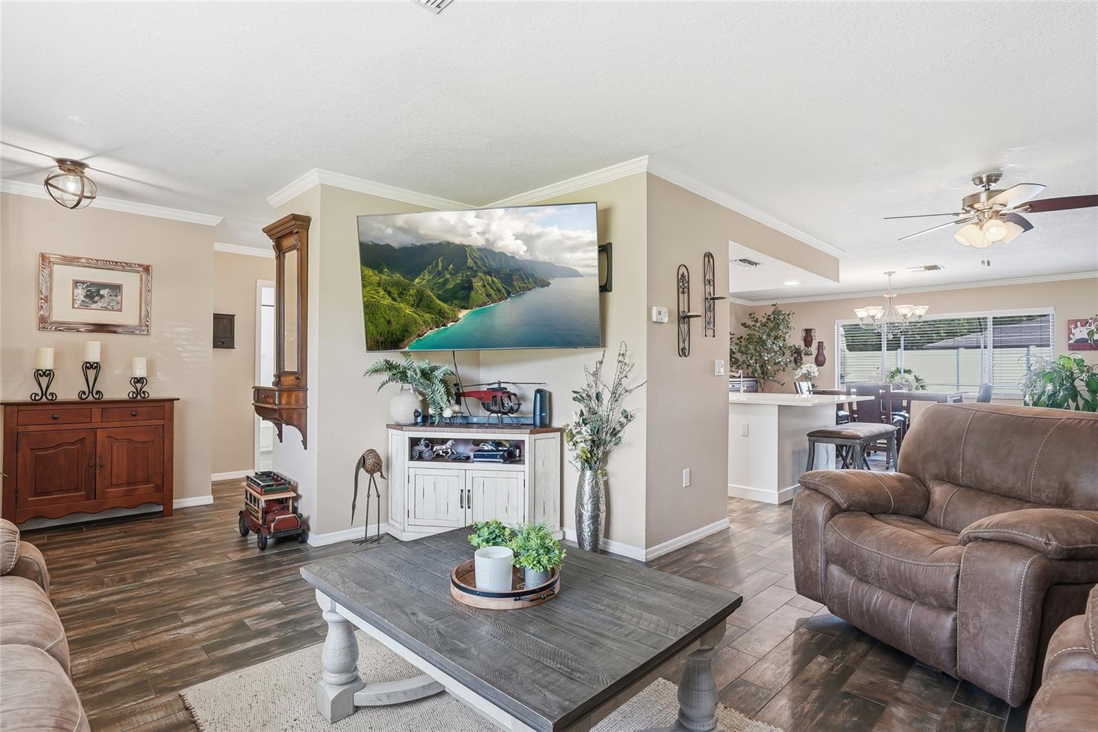 Image 9 of 50 For 7635 Gates Circle