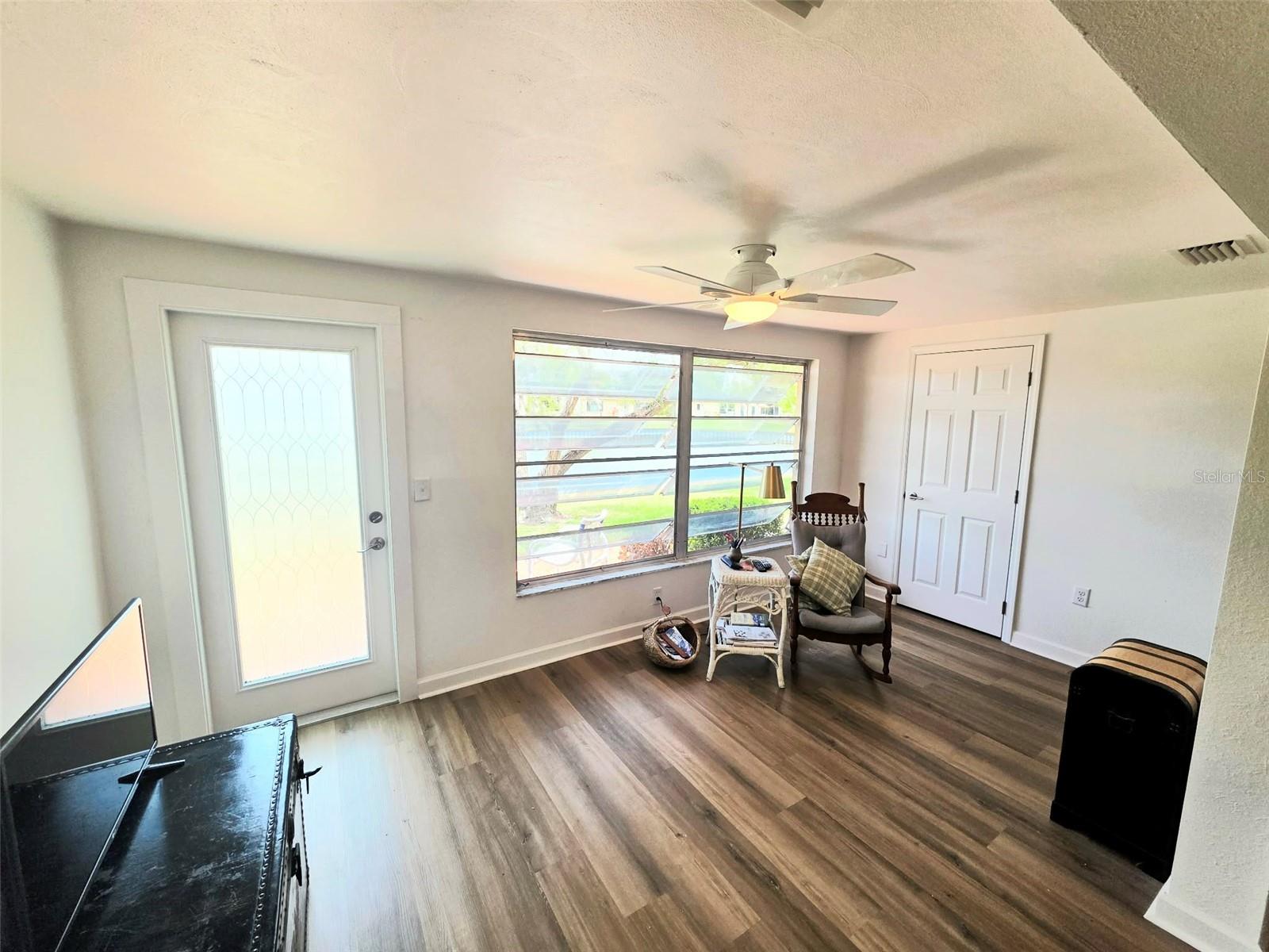 Image 18 of 45 For 4366 Summersun Drive 4366