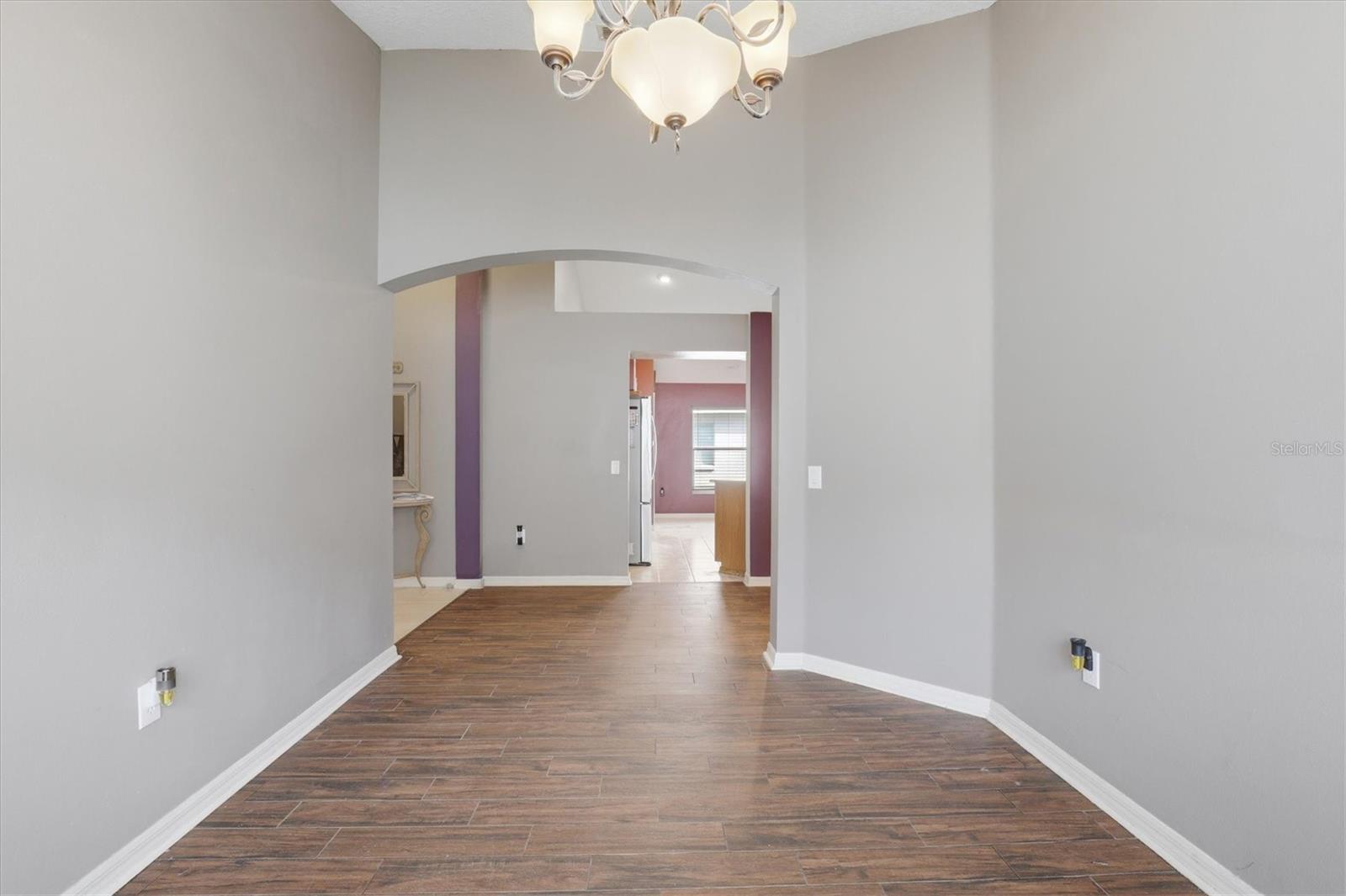 Image 12 of 56 For 4828 Wessex Way