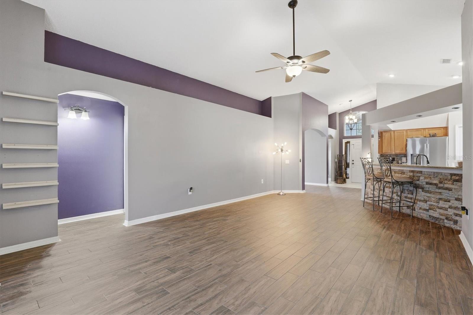 Image 15 of 56 For 4828 Wessex Way