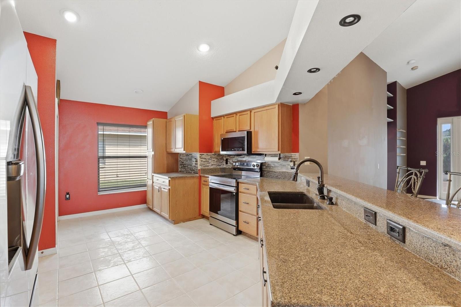 Image 17 of 56 For 4828 Wessex Way