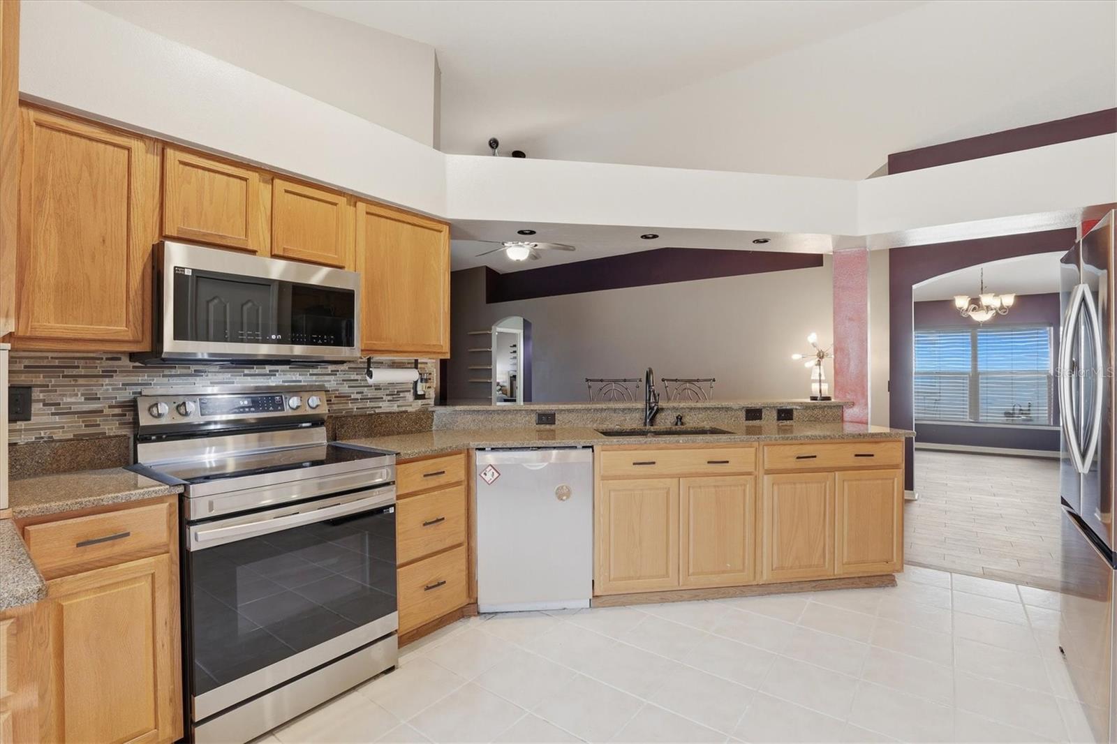 Image 19 of 56 For 4828 Wessex Way