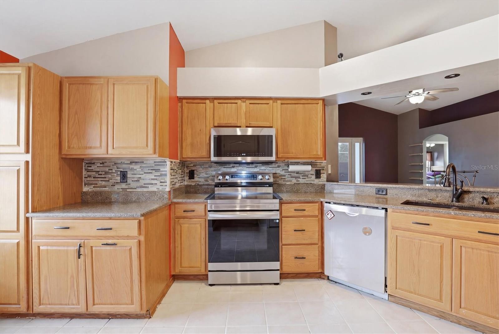 Image 20 of 56 For 4828 Wessex Way