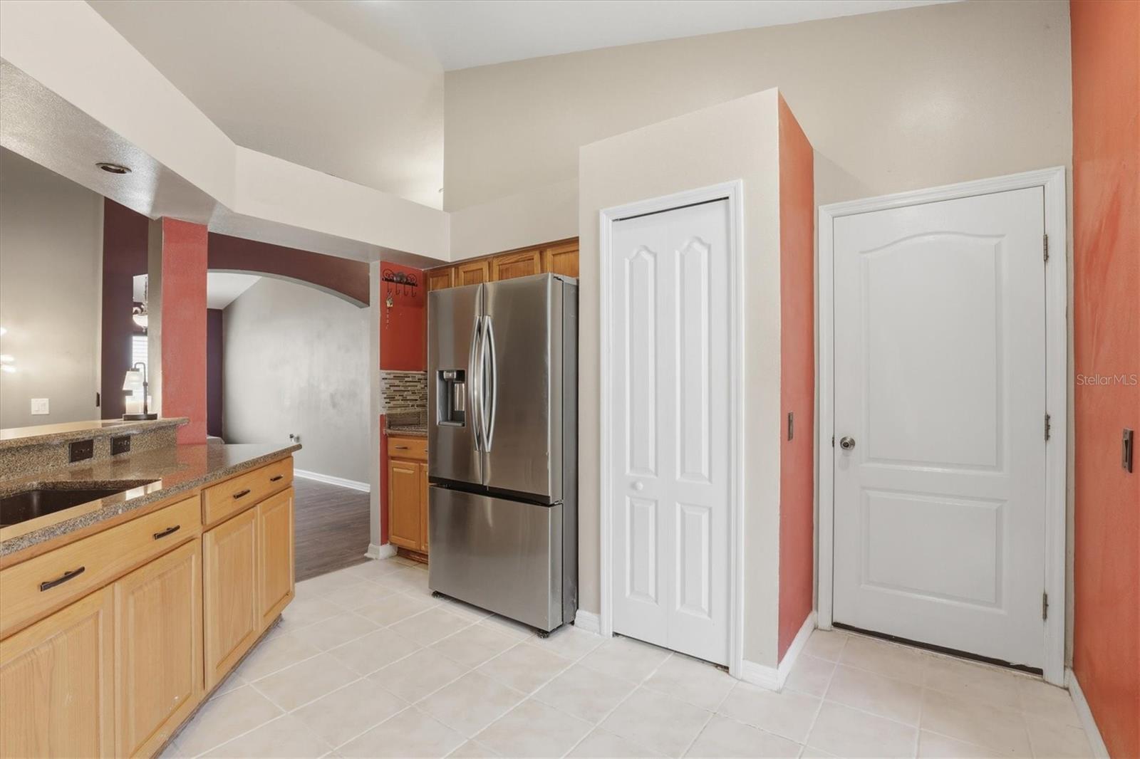 Image 21 of 56 For 4828 Wessex Way