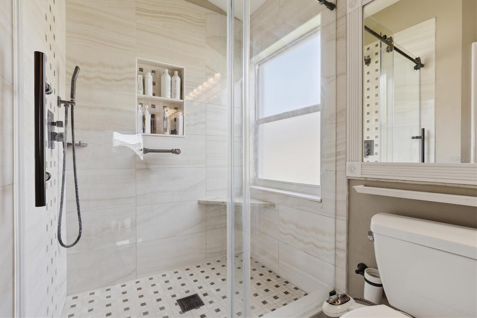 Image 27 of 56 For 4828 Wessex Way