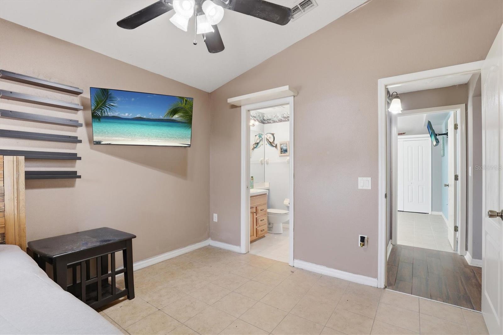 Image 29 of 56 For 4828 Wessex Way