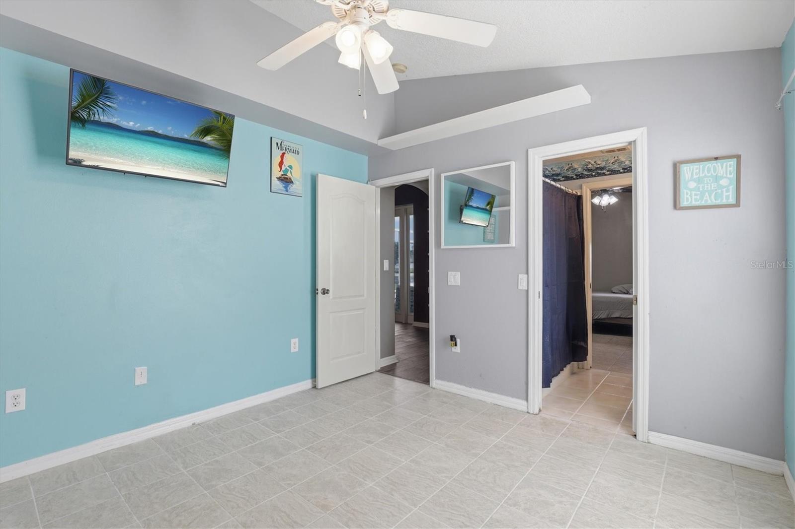 Image 37 of 56 For 4828 Wessex Way