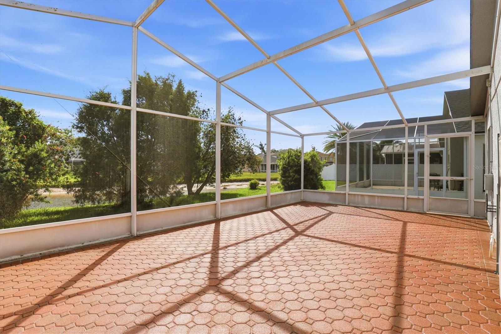 Image 39 of 56 For 4828 Wessex Way