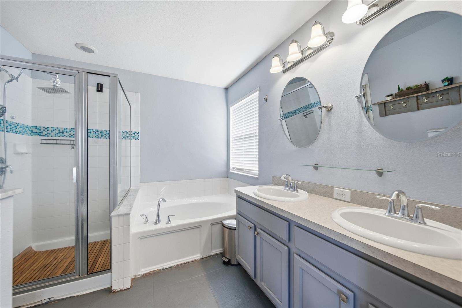 Image 19 of 43 For 7510 Maroon Peak Drive