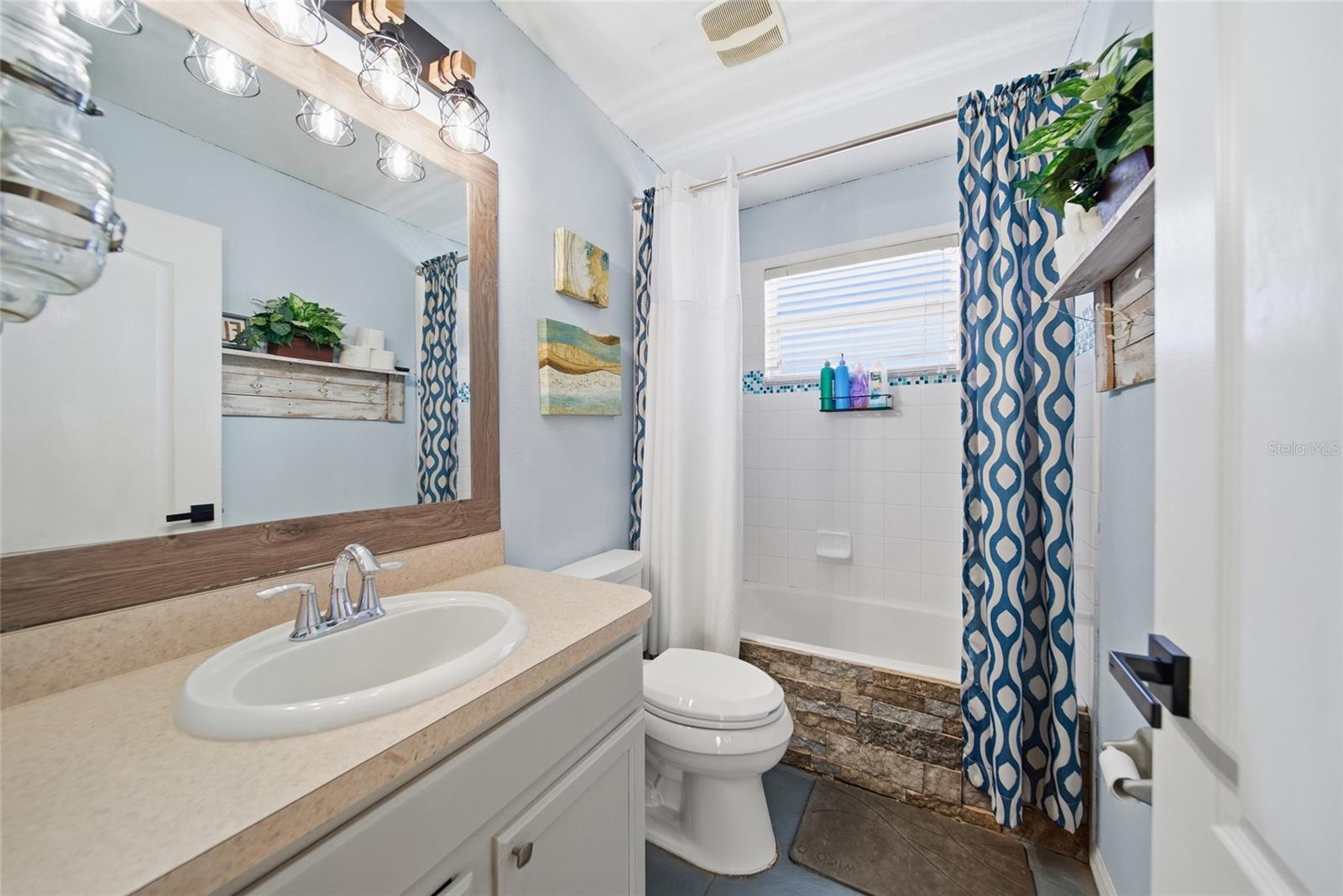 Image 22 of 43 For 7510 Maroon Peak Drive