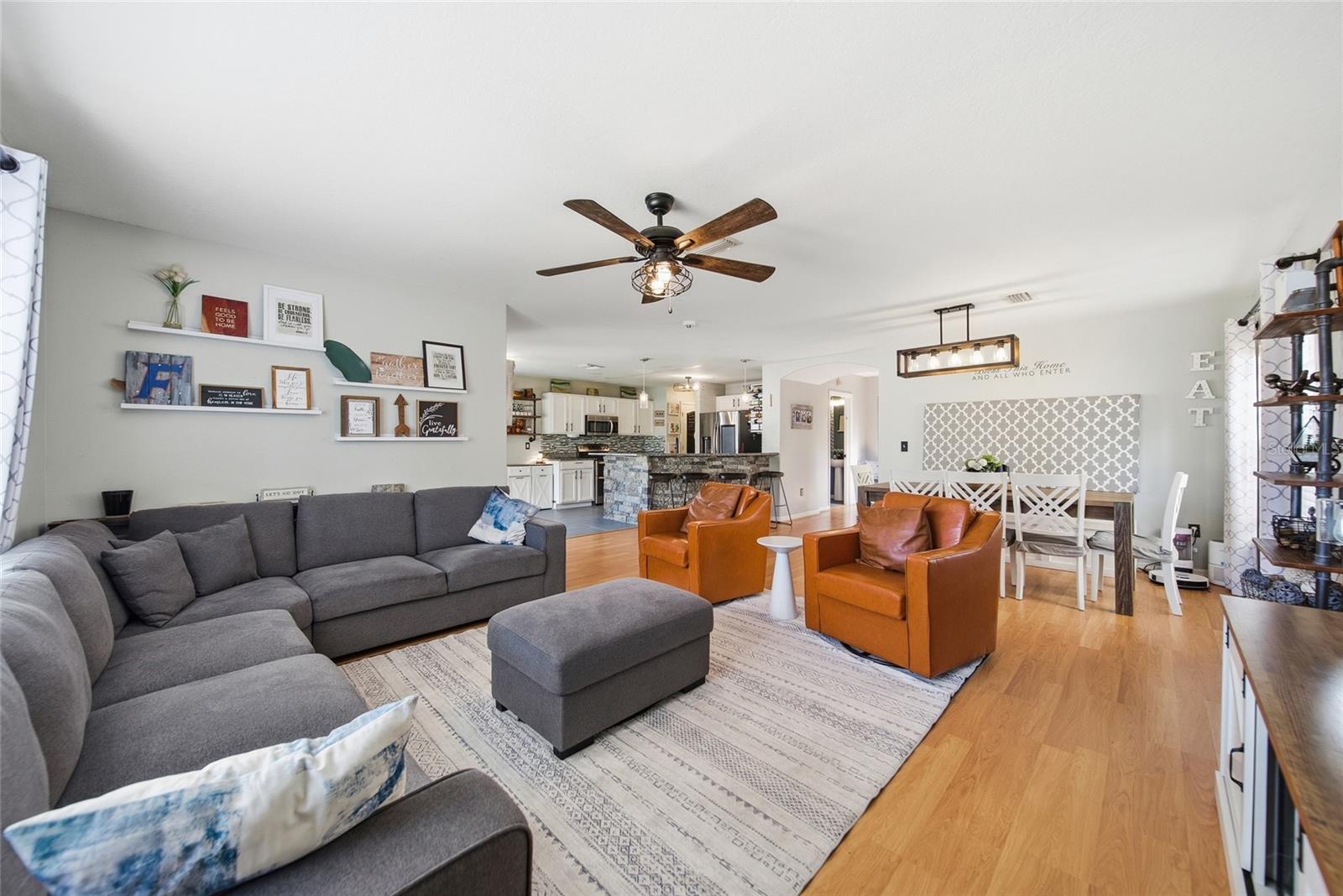 Image 5 of 43 For 7510 Maroon Peak Drive