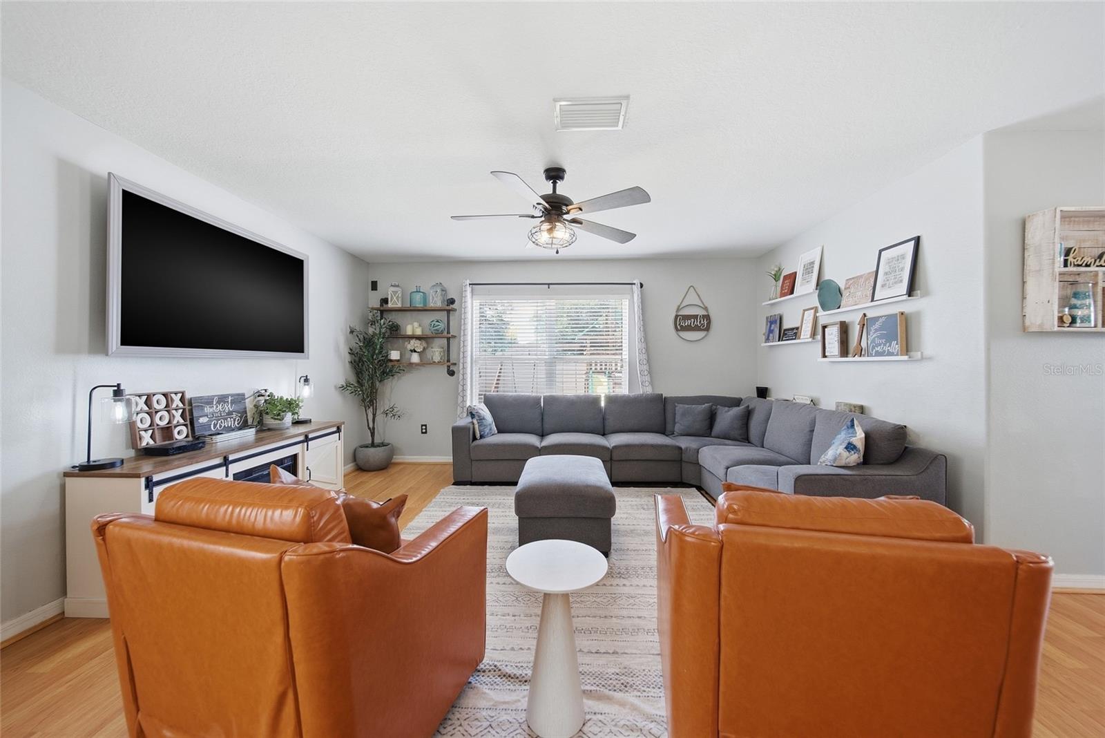 Image 8 of 43 For 7510 Maroon Peak Drive