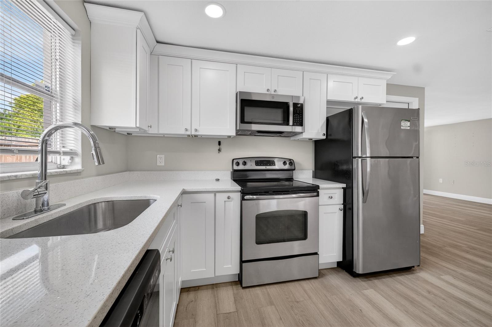 Image 10 of 41 For 10735 Darius Street