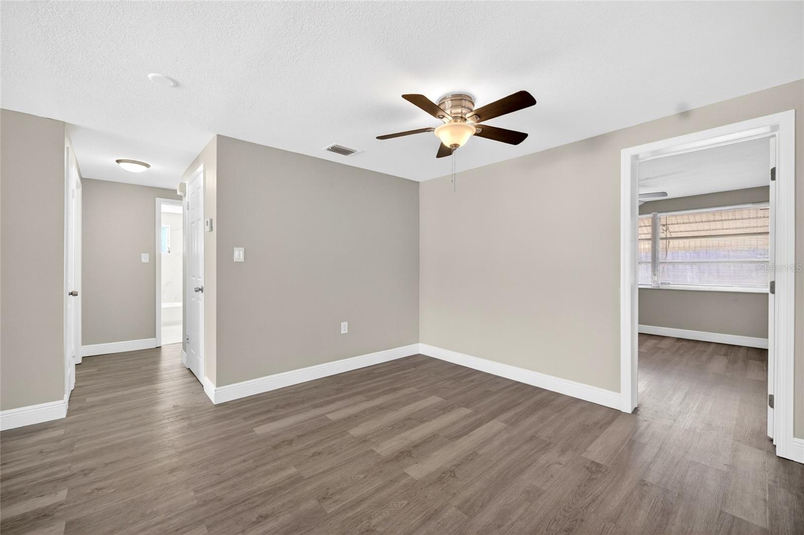 Image 14 of 41 For 10735 Darius Street