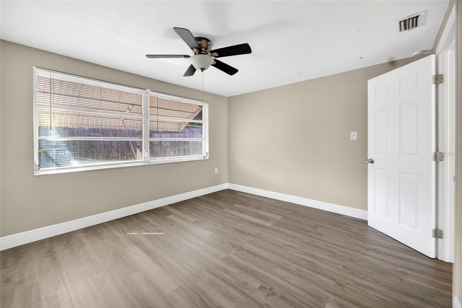 Image 23 of 41 For 10735 Darius Street