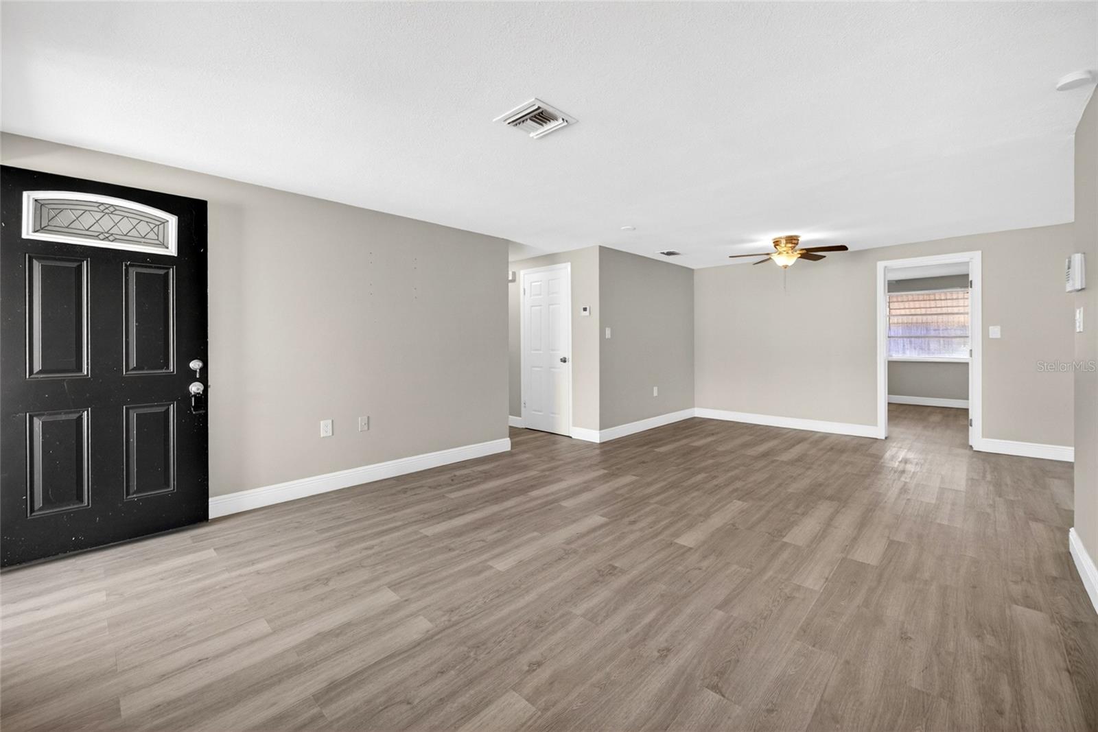 Image 5 of 41 For 10735 Darius Street