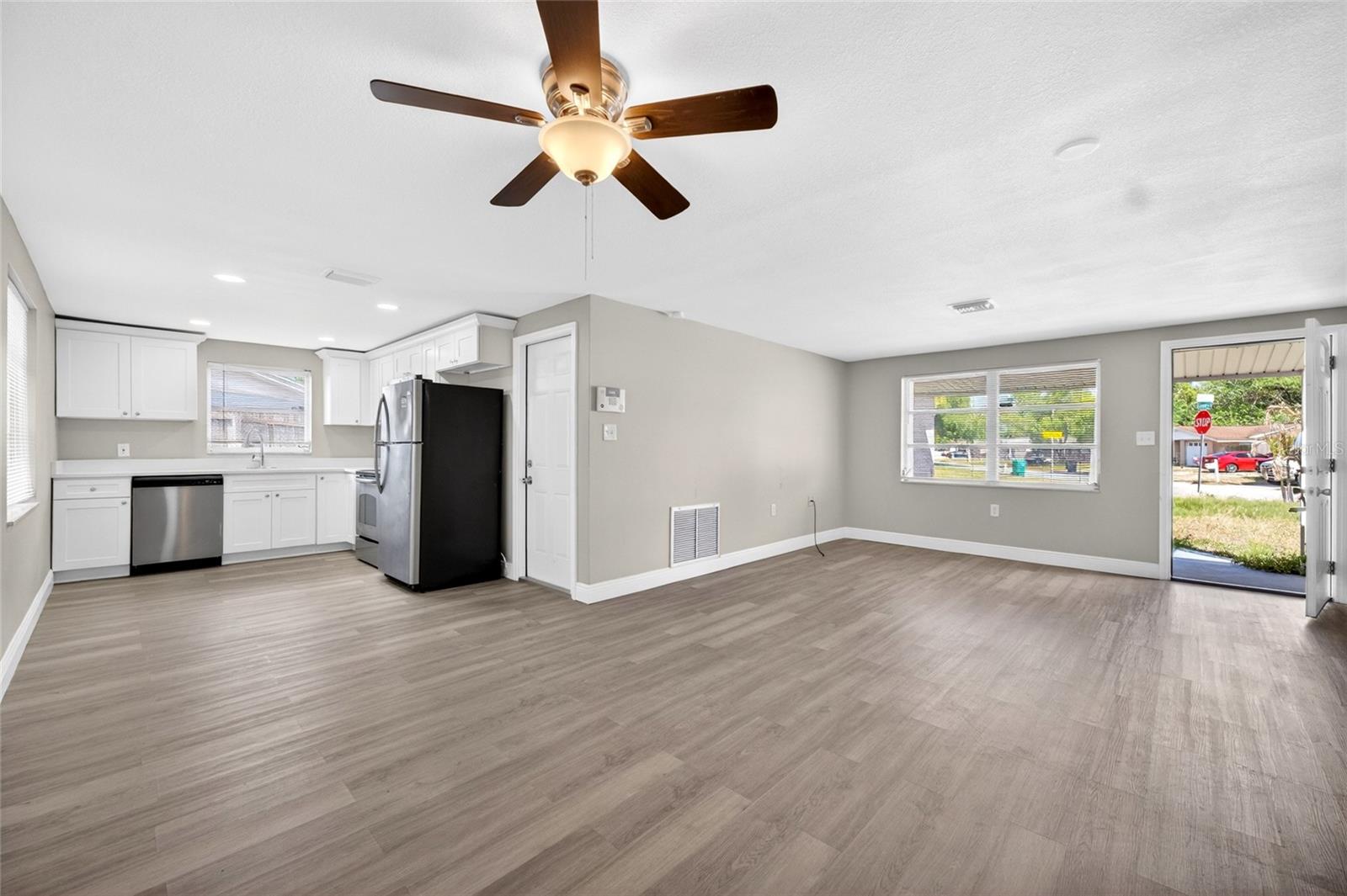 Image 7 of 41 For 10735 Darius Street