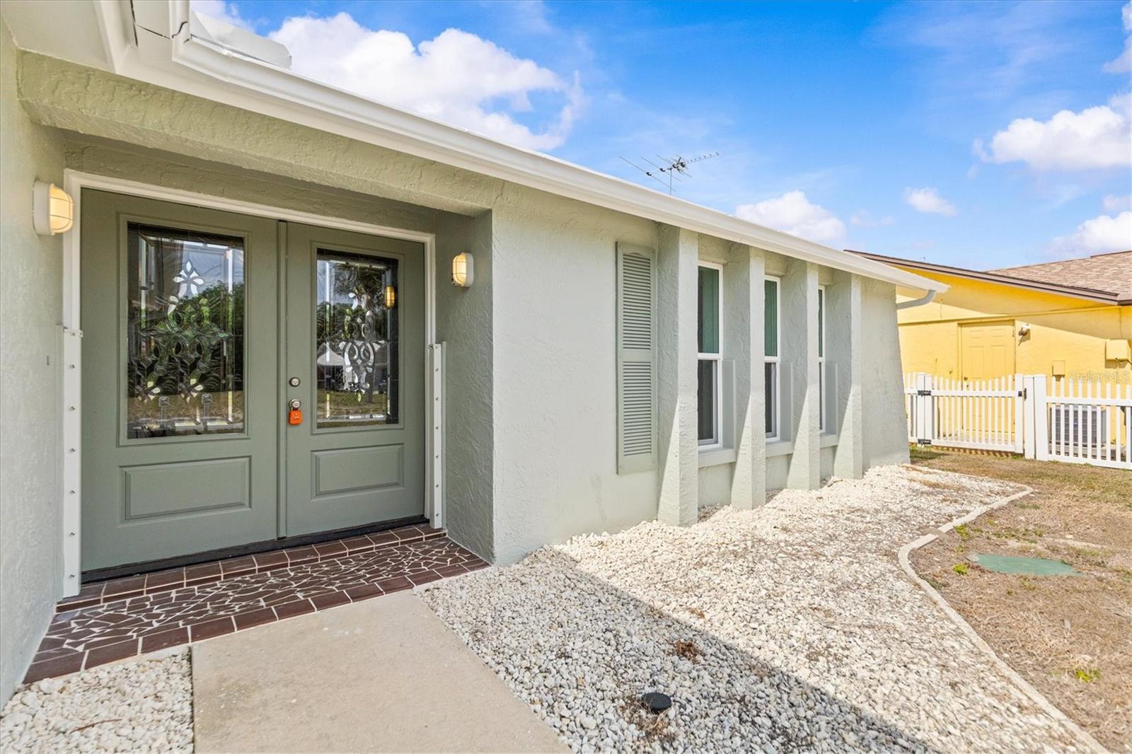 Image 17 of 56 For 7427 Southwind Drive