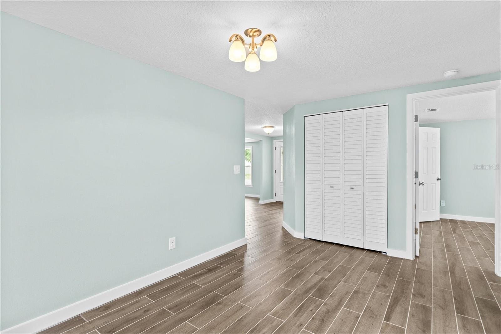 Image 24 of 56 For 7427 Southwind Drive