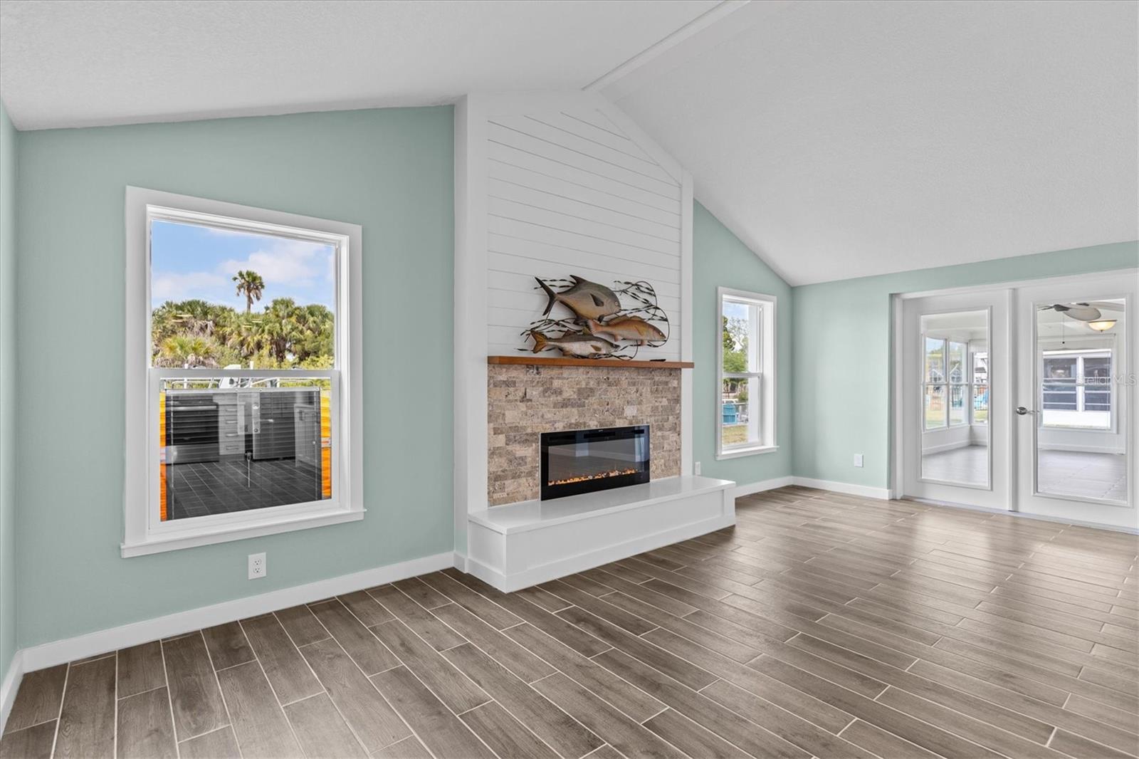 Image 27 of 56 For 7427 Southwind Drive