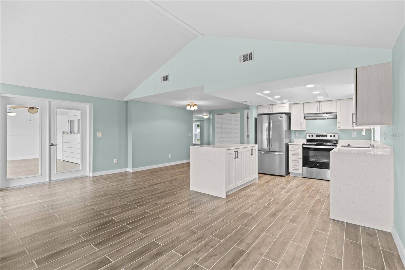 Image 28 of 56 For 7427 Southwind Drive