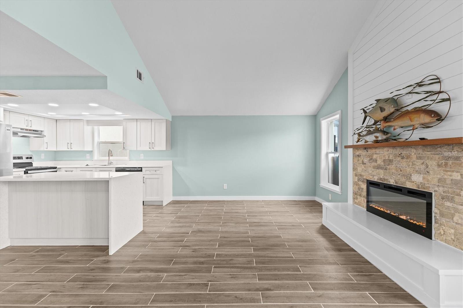 Image 29 of 56 For 7427 Southwind Drive