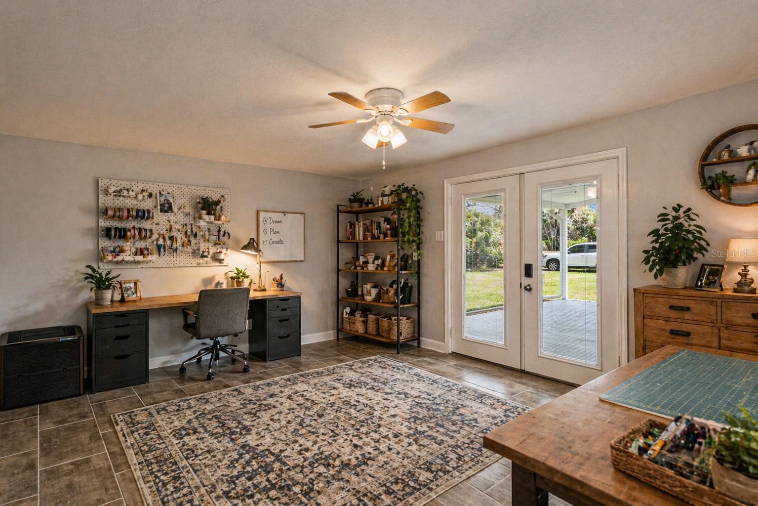 Image 10 of 50 For 10928 Fort Island Trail